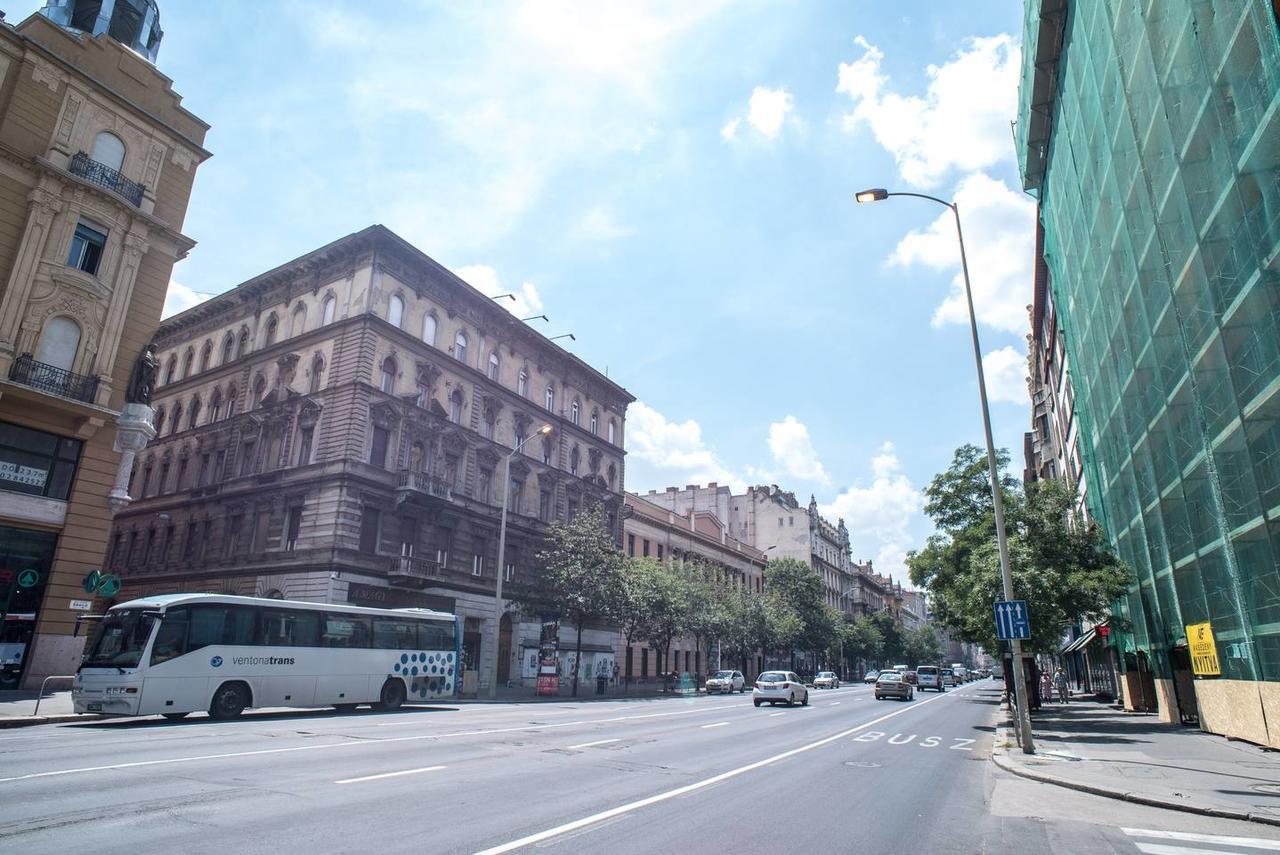 Central New Home With 3 Bedrooms, A/C And Balcony Βουδαπέστη Εξωτερικό φωτογραφία