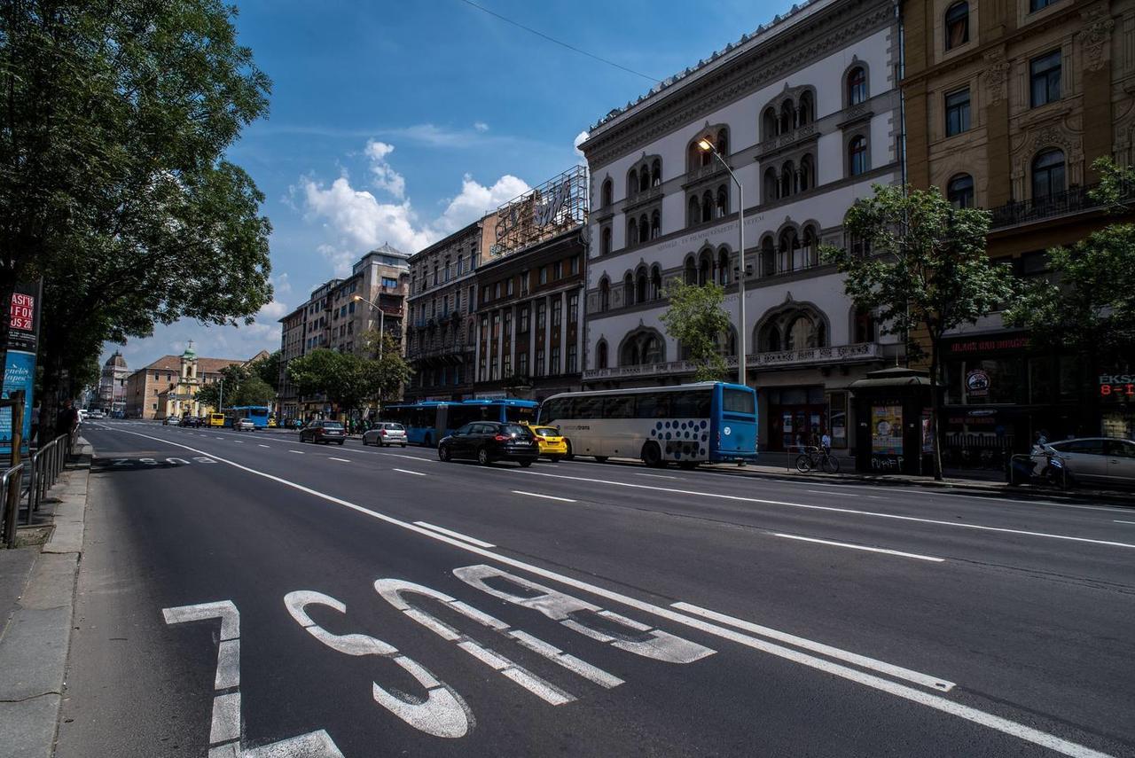 Central New Home With 3 Bedrooms, A/C And Balcony Βουδαπέστη Εξωτερικό φωτογραφία